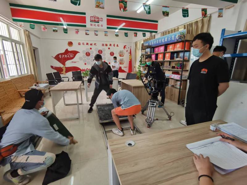当雄县广告片拍摄公司：极简主义践行者，少即是多的视觉哲学